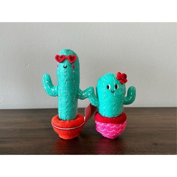 Target Spritz Cactus Valentine Day Felt Duo 2025 - Picture 1 of 5